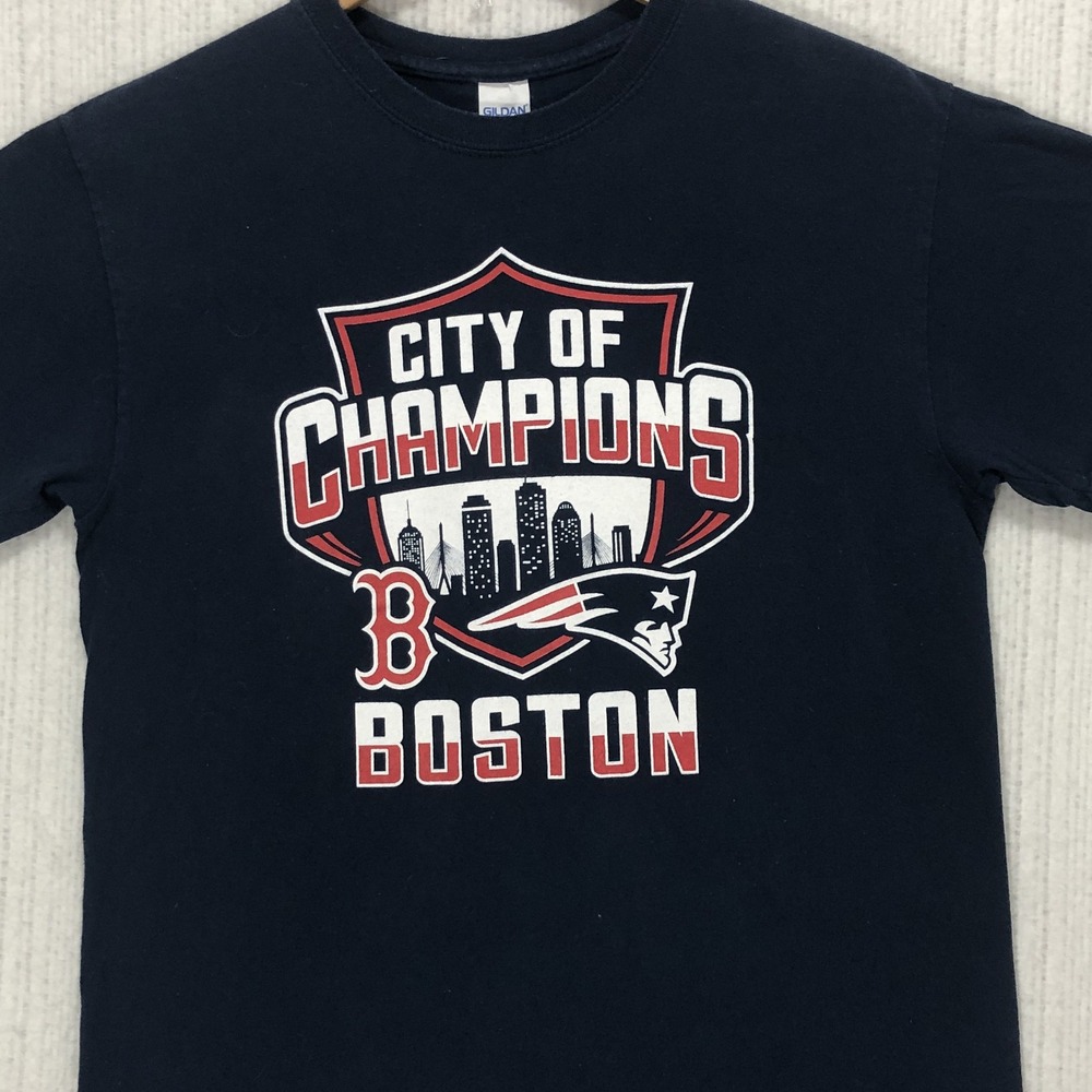 Gildan Boston City of Champions Red Sox Patriots World Series Super Bowl Shirt M